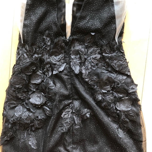 Elegant Black Floral Textured Dress size 4 - Picture 5 of 8